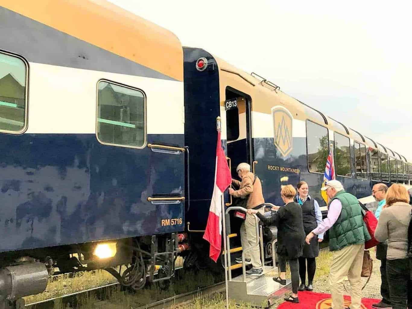 Rocky Mountaineer SilverLeaf One-Level car